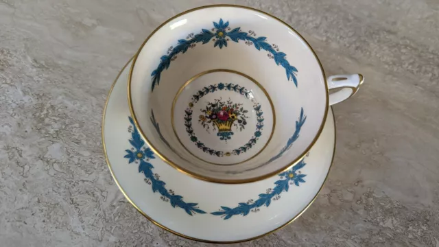 AYNSLEY CAMBRIDGE 7818 TEA CUP AND SAUCER Set  England Vintage EC