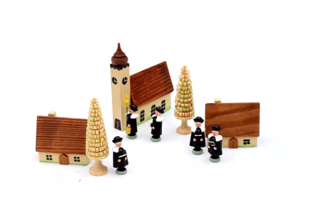 Erzgebirge Figuren Set Kurrende mit Dorf und Seiffener Kirche & Spanbäumen Holz