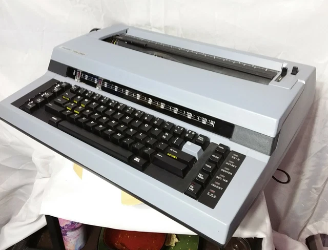 Swintec Typewriter 1186 CM Japan Tested  Vintage Electronic