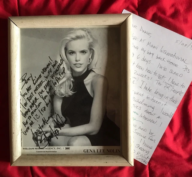 Autographed Photo and hand written letter of Gena Lee Nolin of Baywatch TV show