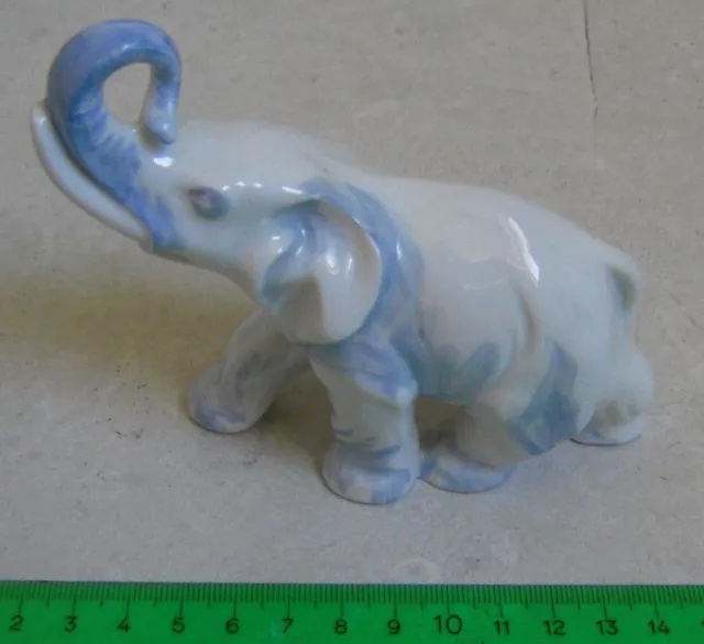 Gräfenthal Porzellan Elefant - blau glasiert - ca 10 cm hoch