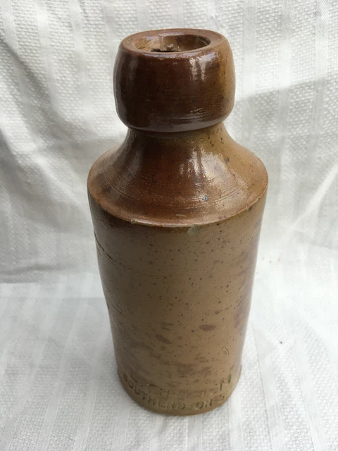 L. Green Southend-on-Sea Essex lemonade ginger beer bottle c1890-1920