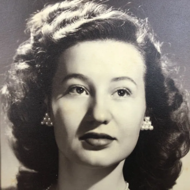 GORGEOUS Young Woman 1940s 50s Portrait Photo Pearls Pearl Necklace Amazing Hair