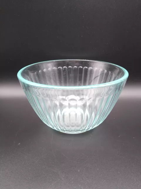https://www.picclickimg.com/bEkAAOSwRZRkAQhl/Vintage-Pyrex-7401-S-Clear-Blue-Ribbed-Glass-3.webp