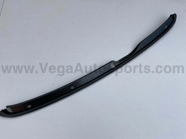 Front Bumper Upper Centre Retainer to suit Nissan Skyline R34 GTR Front Bumper Upper Centre Retainer to suit Nissan Skyline R34 GTR