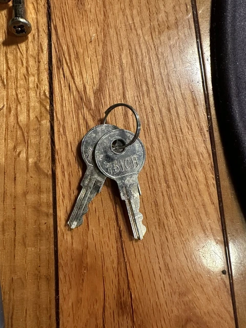 CH751 RV compartment key pair
