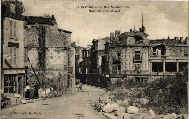 CPA AK Militaire - Verdun - La Rue Saint-Pierre - Ruines (696803)