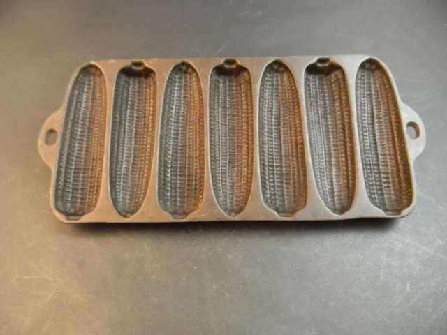 Vintage Cast Iron Cornbread Stick Pan 7 SB