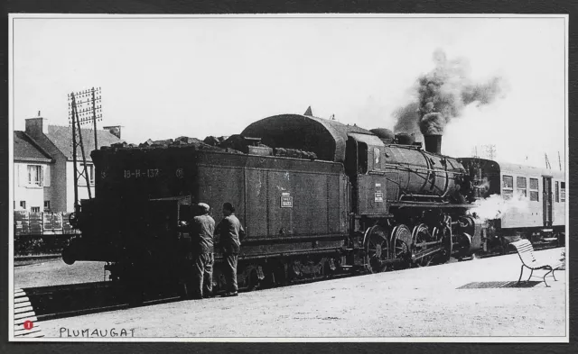 1999  --  Train Vapeur En Gare De Plumaugat . 3V374