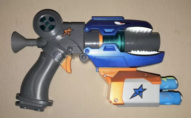 SLUGTERRA PISTOLA KORD S BLASTER 2.0 CON 6 MUNIZIONI PORTACOLPI
