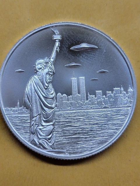 2023 UFOs OVER NEW YORK CITY 1 TROY OZ.  FINE SILVER COLLECTABLE COIN