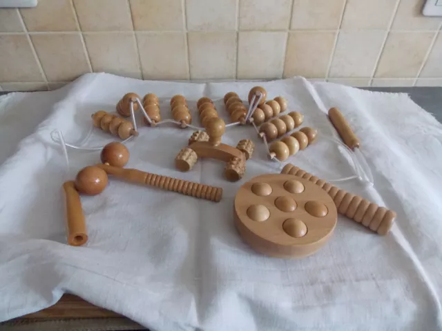 lot de différents rouleau de massage en bois
