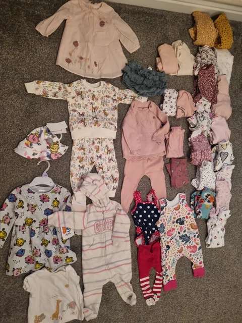 ⭐️Abbigliamento enorme bambina 3-6 mesi, gilet, abiti, ecc. circa 30 articoli ⭐️