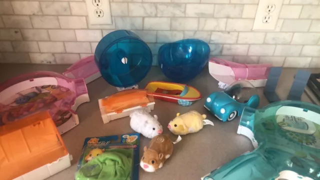 Lot Of Zhu Zhu Pets Hamster Toy Playsets Parts And Accessories￼