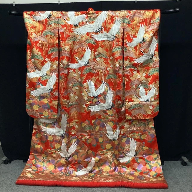 Uchikake Japanese Kimono Silk hitting red Classic Embroidered