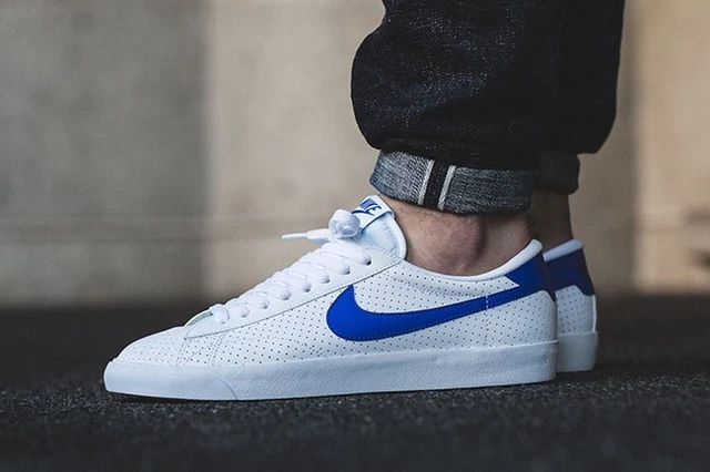 BASKETS HOMME NIKE Tennis Classic AC blanc et bleu course Royaume