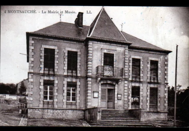 MONTSAUCHE (58) Façade de la MARIE période 1920-1930