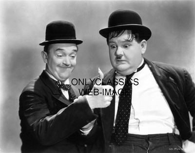 Radio Giorni a grandezza Naturale di Bordo di Mini Taglio Fuori Stan Laurel 175 x 65 x 175 cm Cartone 