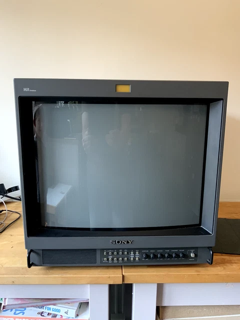 Sony Trinitron PVM-2054QM Video Colour Monitor in good condition