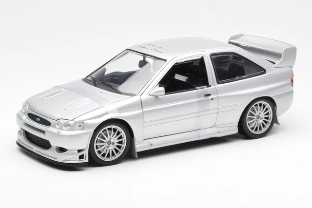 UT Models 1/18 - Ford Escort RS Cosworth Rouge 180082102 UT Models 1/18 - Ford Escort RS Cosworth Rouge 180082102