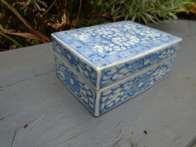 Chinese old blue and white dish and lid nice condition circa 1820 3