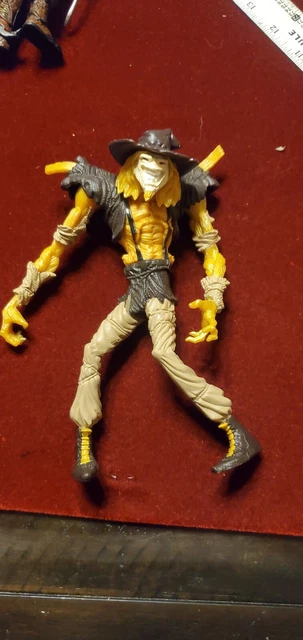 Twister Strike Scarecrow Batman Legends Dark Knight Figure  7" 1997 Kenner