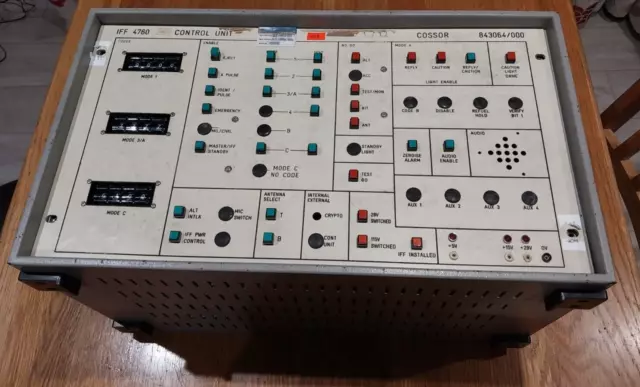 Cossor Identify Friend or Foe 4760 Control Unit 843064/000 w/ 19'' x 10.5'' Case