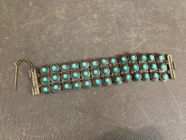 Bracelet Berbère Ancien Début XXe - Métal Argenté & Cabochons Pâte De Verre Corail