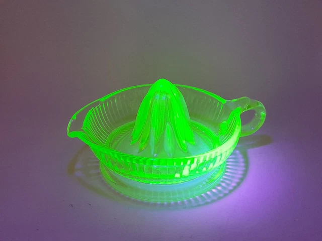 Green Depression Citrus Lemon Juicer Squeezer Reamer Ribbed Glass 6" Handle Loop
