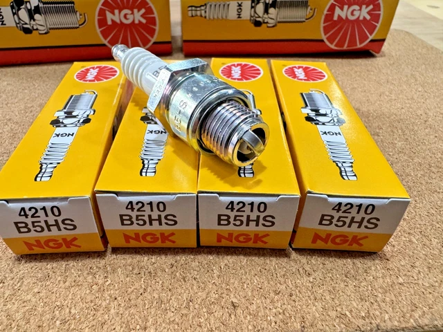 thumbnail image 2 of Bosch W8AC Short Reach Spark Plug (x4) For VW Beetle T2 Split & Bay 0241229604 2 of 6