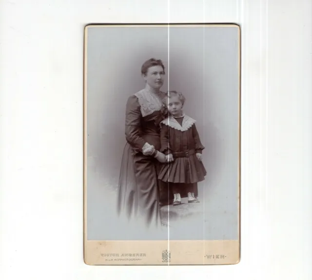 Angerer CAB Foto Feine Dame mit kleinem Kind - Wien 1890er