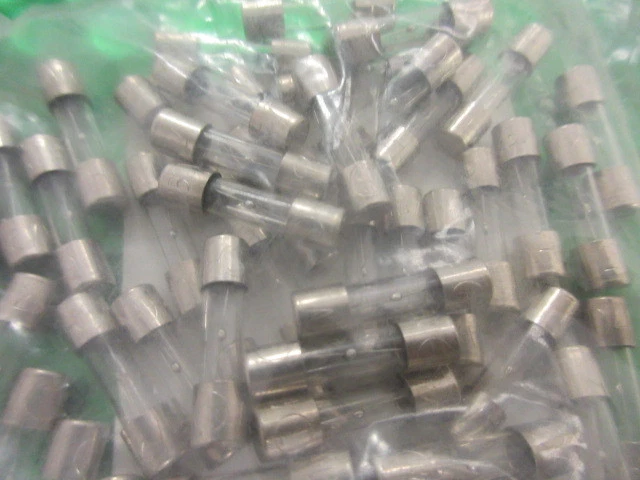 Uxcell 10 Pcs 250V 10Amp Slow Blow Time Delay Glass Fuses