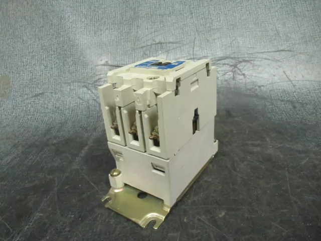 Cutler-Hammer Contactor Cn15Dn3 Series B1 Nema Size: 1 600V 27A 10Hp *Warranty*