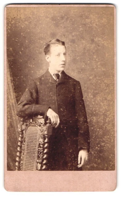 Fotografie Sydney St. George, London-Islington, Barnsbury Street, Bursche im An