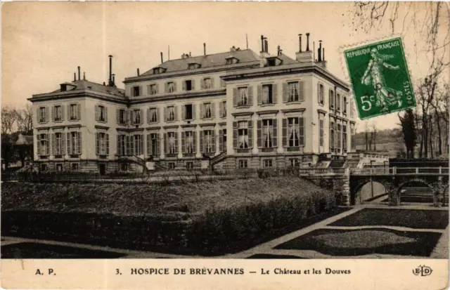 CPA AK Hospice de BRÉVANNES Le Chateau et les Douves (569956)