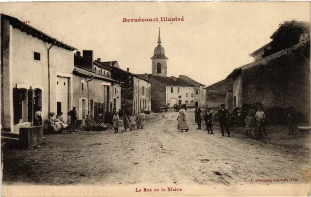 CPA AK BERNÉCOURT - La Rue de la Mairie (484392)