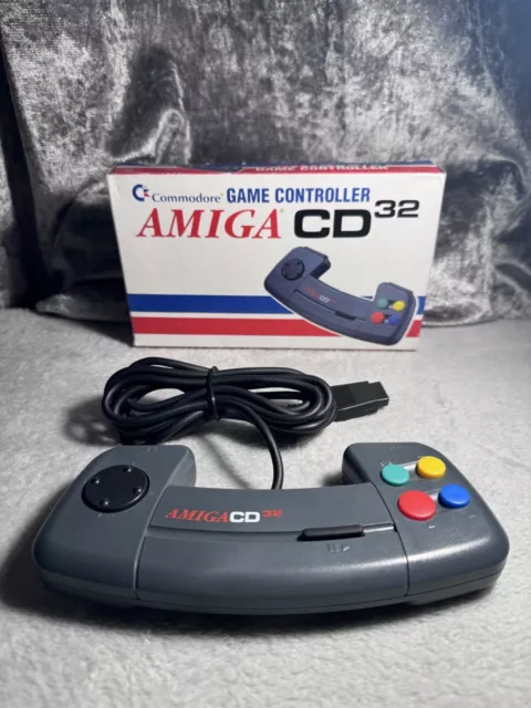 New Never Used Official Commodore Amiga CD32 Joypad Controller Boxed