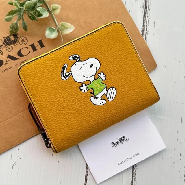 Coach Limited Peanuts Snoopy Walk Motif Leather Yellow Zip Around Wallet CE869
