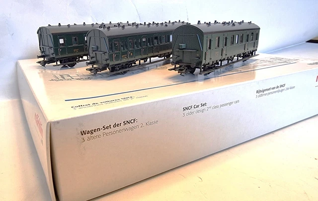 Rame SNCF Marklin HO – 3 Voitures De 2ème Classe – Electrique NEUF