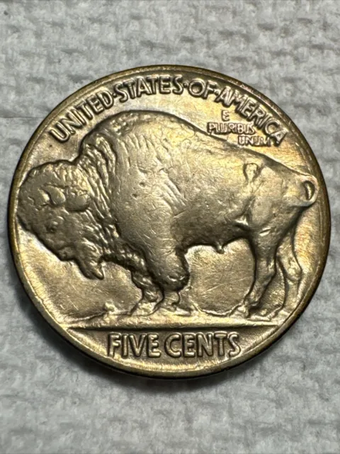 1930-P Buffalo Nickel High Grade. Full Horn.