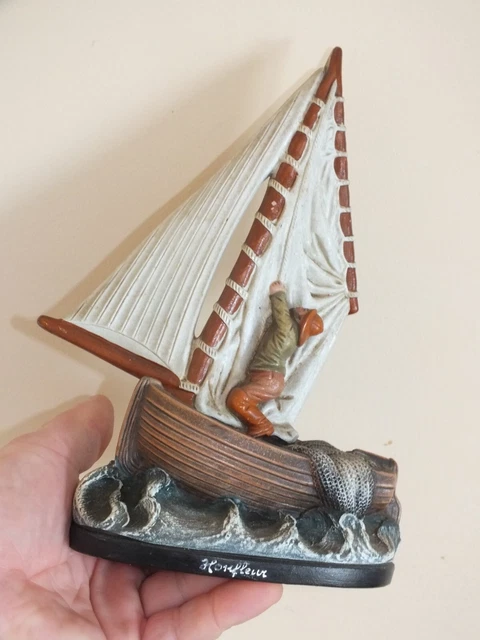 + Sujet bord de mer en terre cuite souvenir de Honfleur - Pêcheur, IsIe Adam +