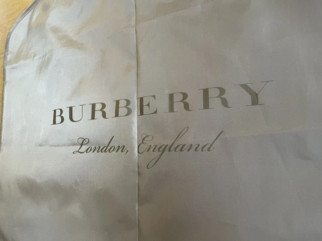 Traje De Nailon Burberry London / Chaqueta Cubierta Protectora Con Cremallera / Portadora
