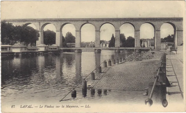 53 - cpa - LAVAL - Le viaduct sur la Mayenne