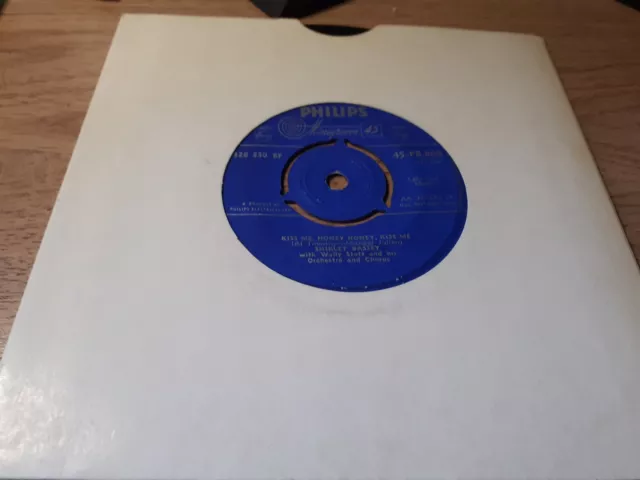 Shirley Bassey     Kiss Me Honey Honey  Kiss Me     7"  Single