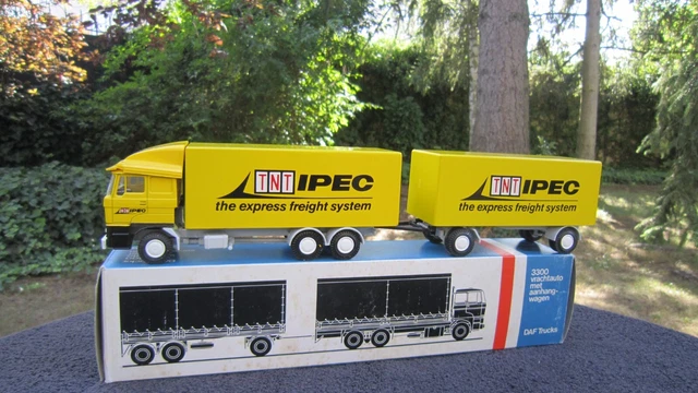 Lions car - 1:50 - Camion Daf avec deux remorques - - Catawiki