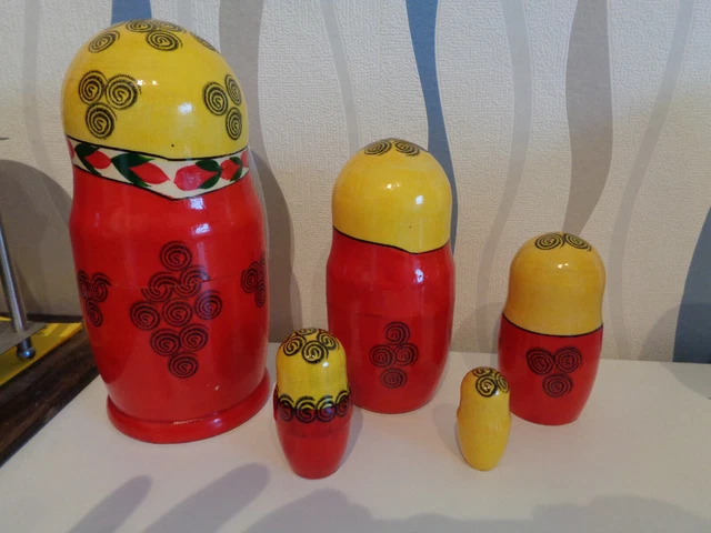 Matroschka Babuschka - russische Puppen mit gelben Tuch, 5er Set 3