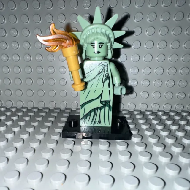 LEGO Lady Liberty Collectible Minifigure 8827 Series 6 (2012) Golden accessory