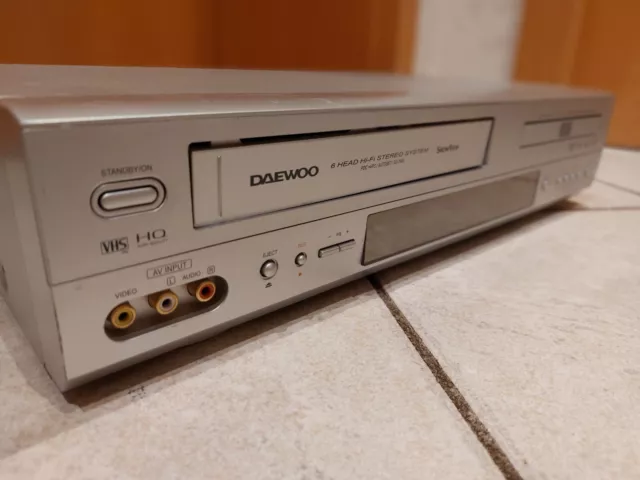 Daewoo SD-7400 VHS DVD Kombigerät / DVD DEFEKT VHS nicht getestet