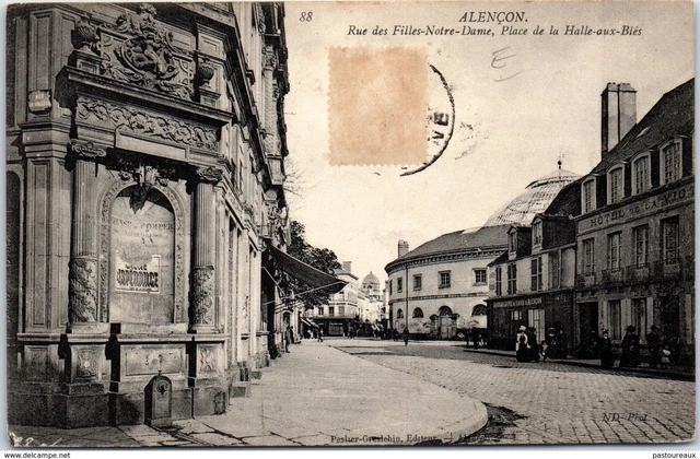 61 ALENCON - rue des Filles-Notre-Dame, place de la Halle-aux-Bles PAST/4293