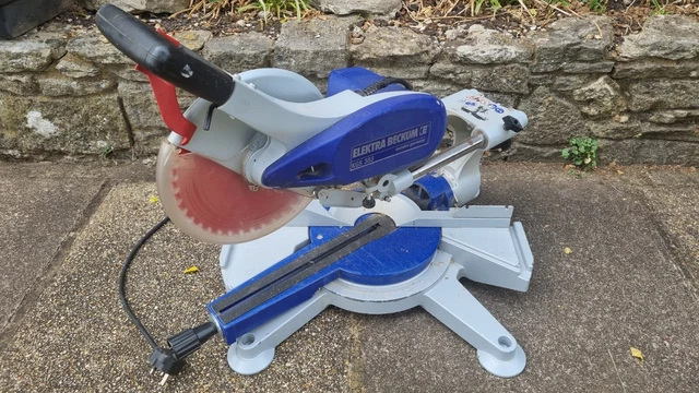Image of Makita DLS713NZ cordless impact driver at Lowe's
